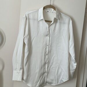 Classic White Women’s Shirt from UNIQLO